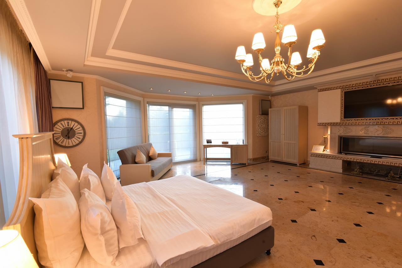 Lacul Verde Resort プロイェシュティ エクステリア 写真