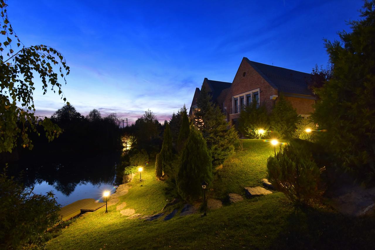 Lacul Verde Resort プロイェシュティ エクステリア 写真